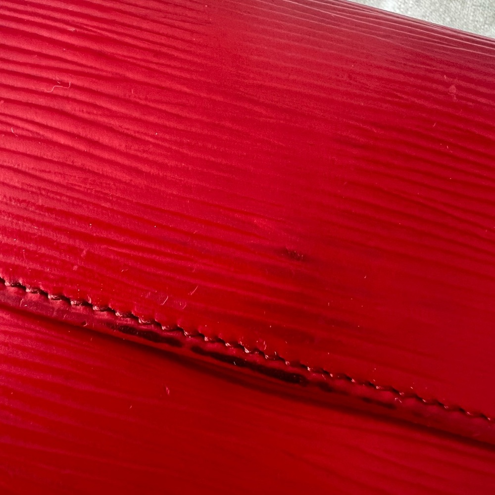 Louis Vuitton epi red wallet - Picture 5 of 11